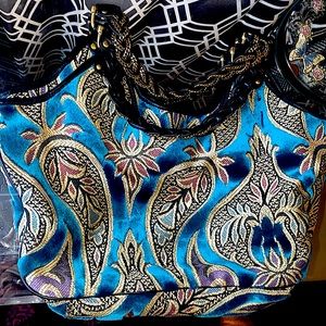 Bright and Beautiful 💜 Vintage Maxximum Paisley Purse
